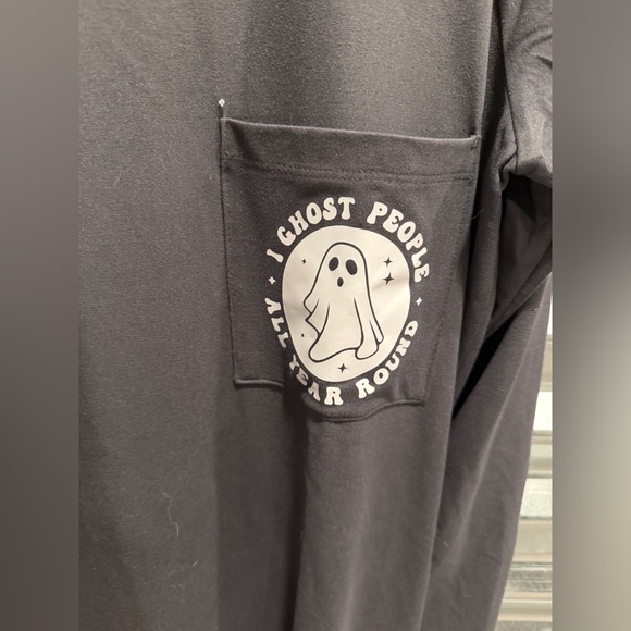 Zenana gray top size small with Halloween screen print! - Picture 2 of 2